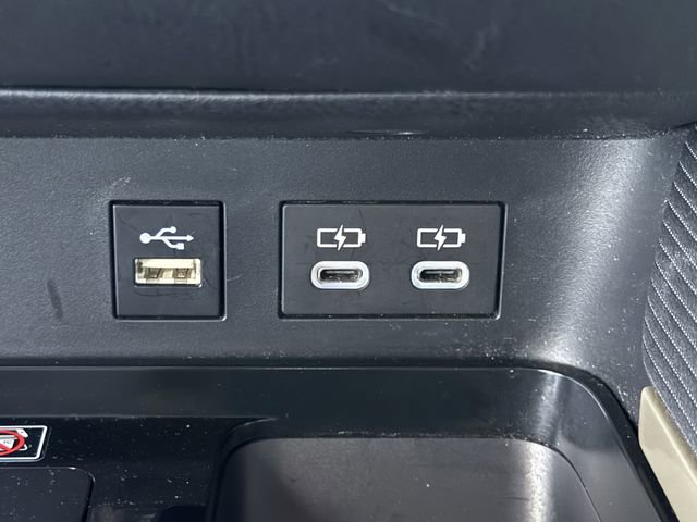 Used 2025 Toyota Camry SE w/ Convenience Package image 23