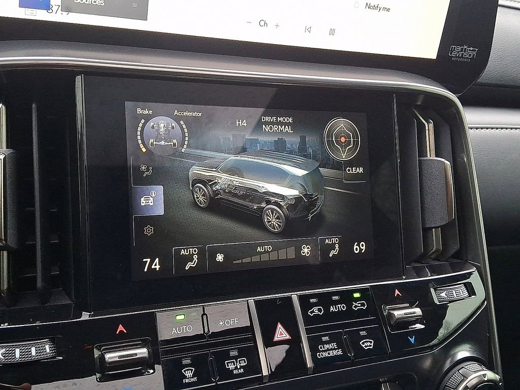 Used 2023 Lexus LX 600 4WD w/ Appearance Package image 11