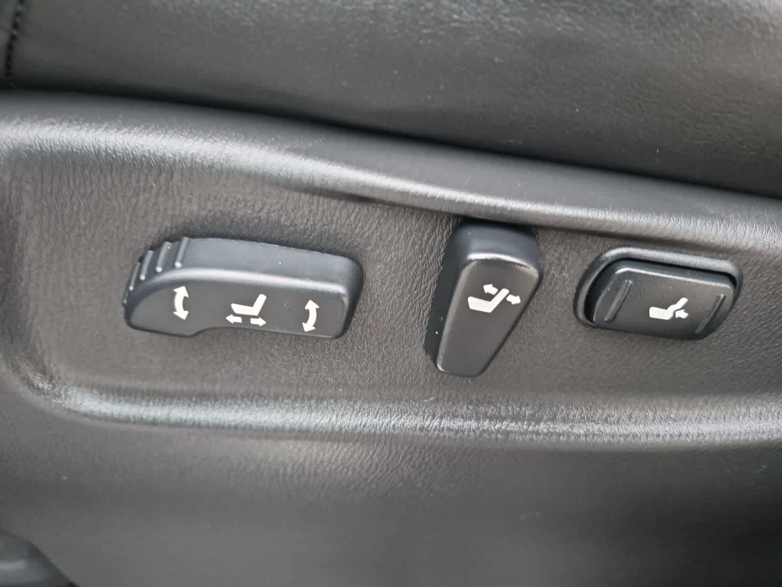 Used 2015 INFINITI QX80 4WD w/ Deluxe Technology Package image 17