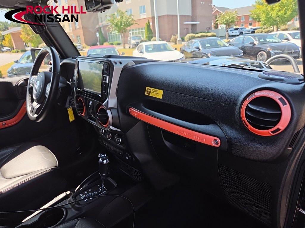 Used 2015 Jeep Wrangler Unlimited Rubicon w/ Connectivity Group AWD/4WD image 38