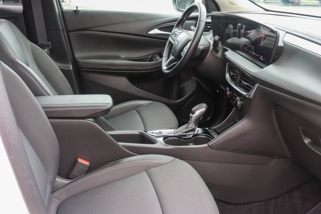 Used 2025 Buick Encore GX Preferred AWD/4WD image 14