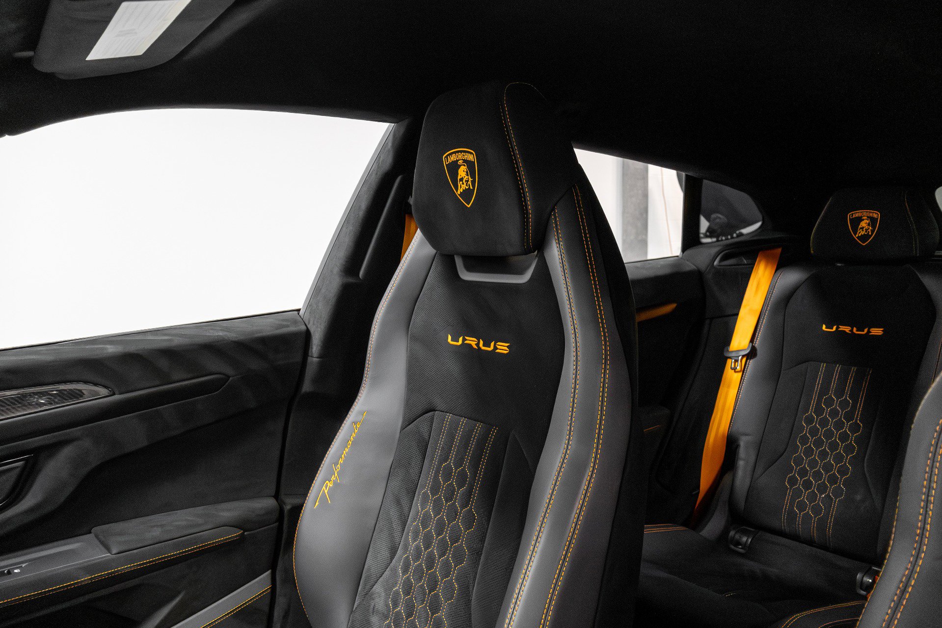 Used 2023 Lamborghini Urus Performante image 13