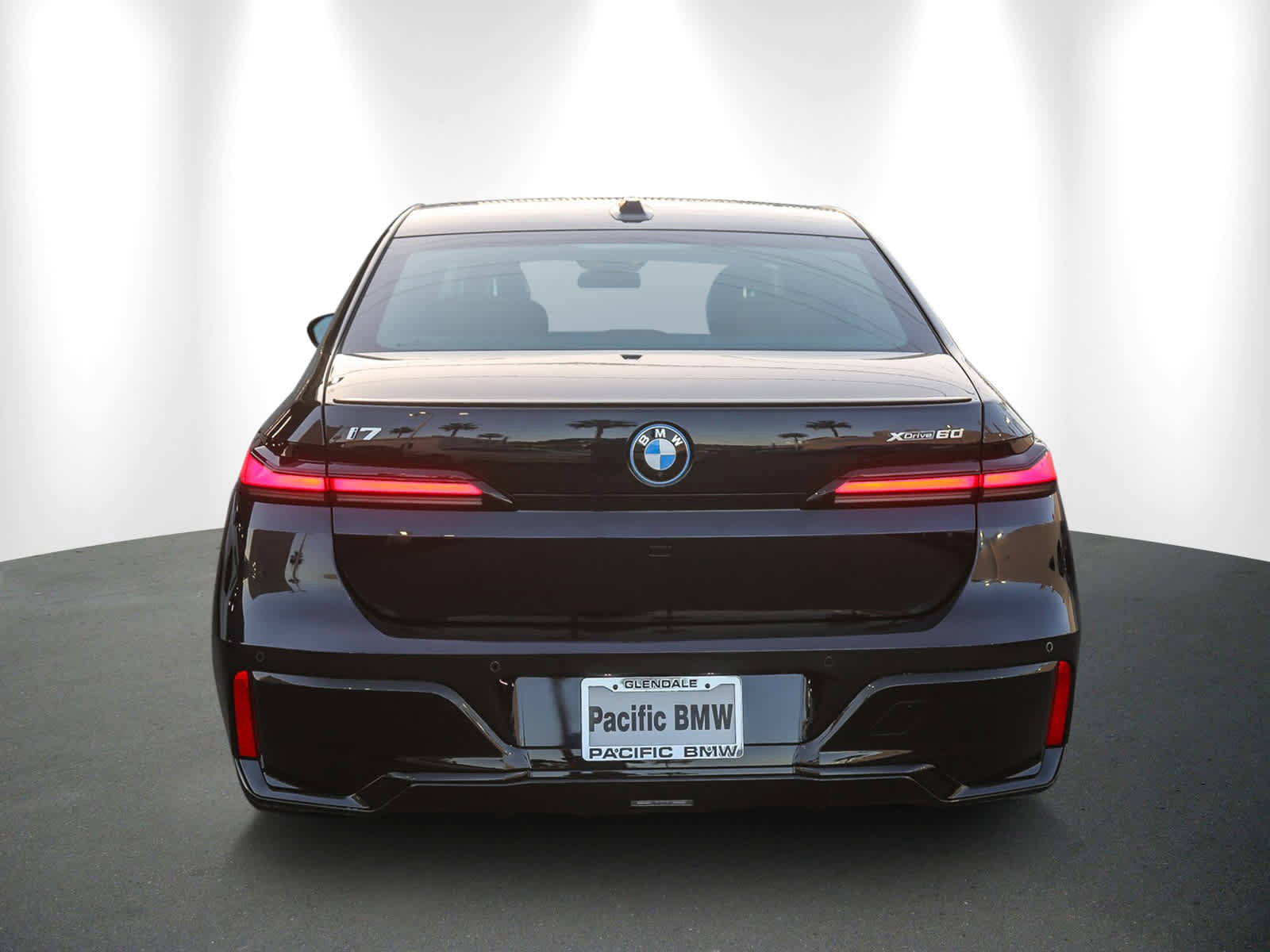 Used 2025 BMW i7 xDrive60 image 5