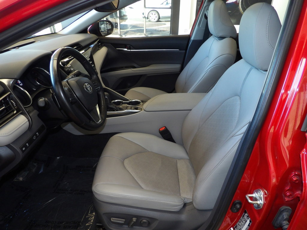 Used 2019 Toyota Camry XSE image 26