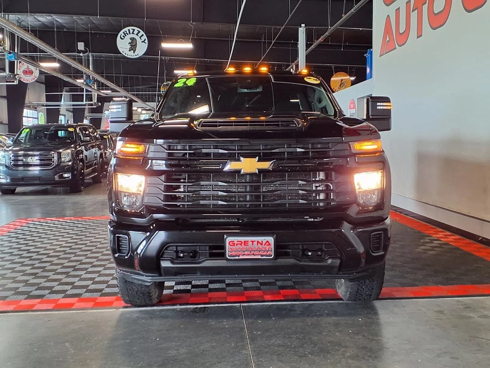 Used 2024 Chevrolet Silverado 2500 Custom w/ Custom Value Package AWD/4WD image 2