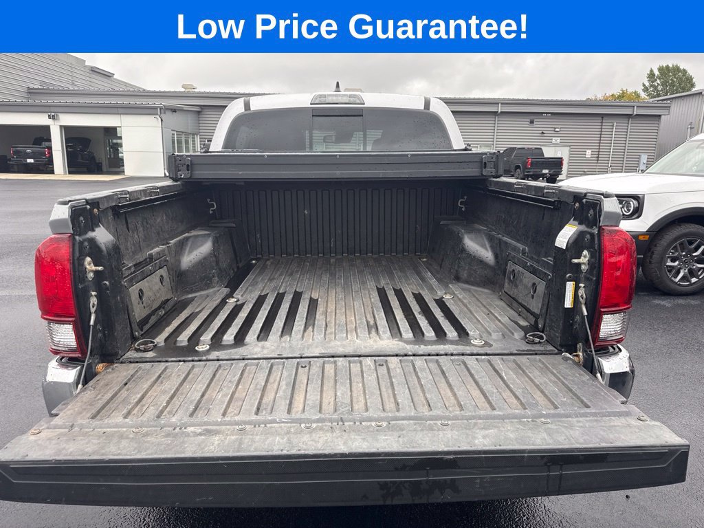 Used 2018 Toyota Tacoma SR5 AWD/4WD image 22