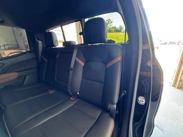 Certified 2026 GMC Canyon AT4 w/ Technology Plus Package AWD/4WD image 19
