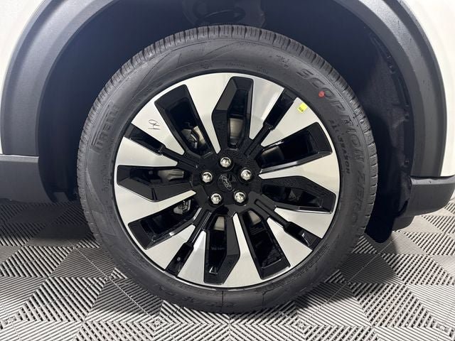 New 2026 Ford Explorer Platinum w/ LUX Leather Package AWD/4WD image 9