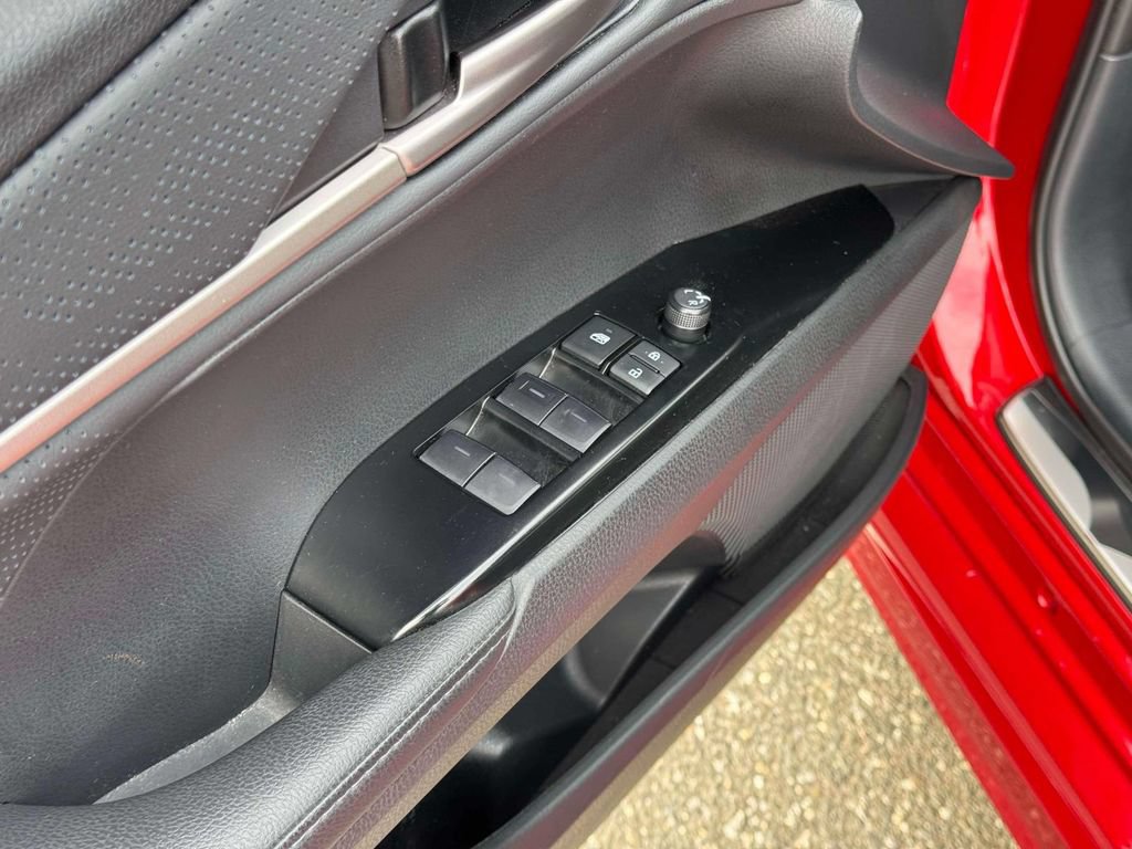 Used 2025 Toyota Camry XSE FWD image 19