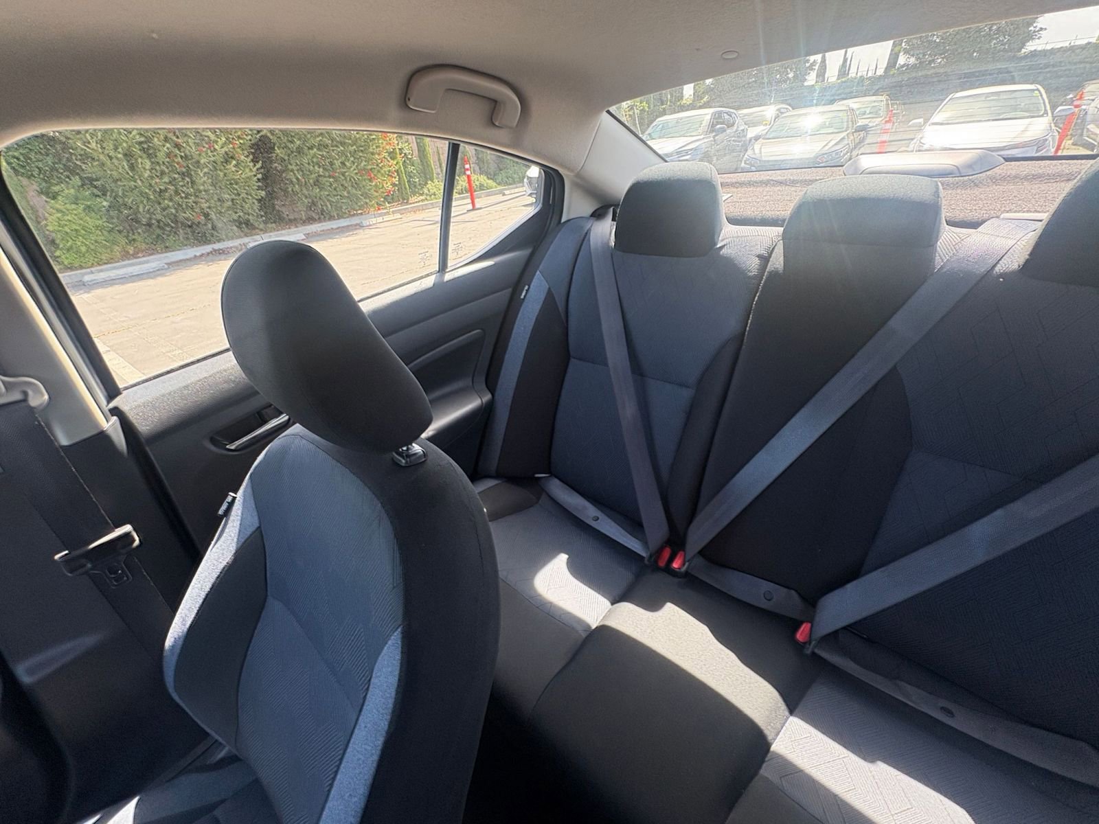 Used 2025 Nissan Versa SV image 37