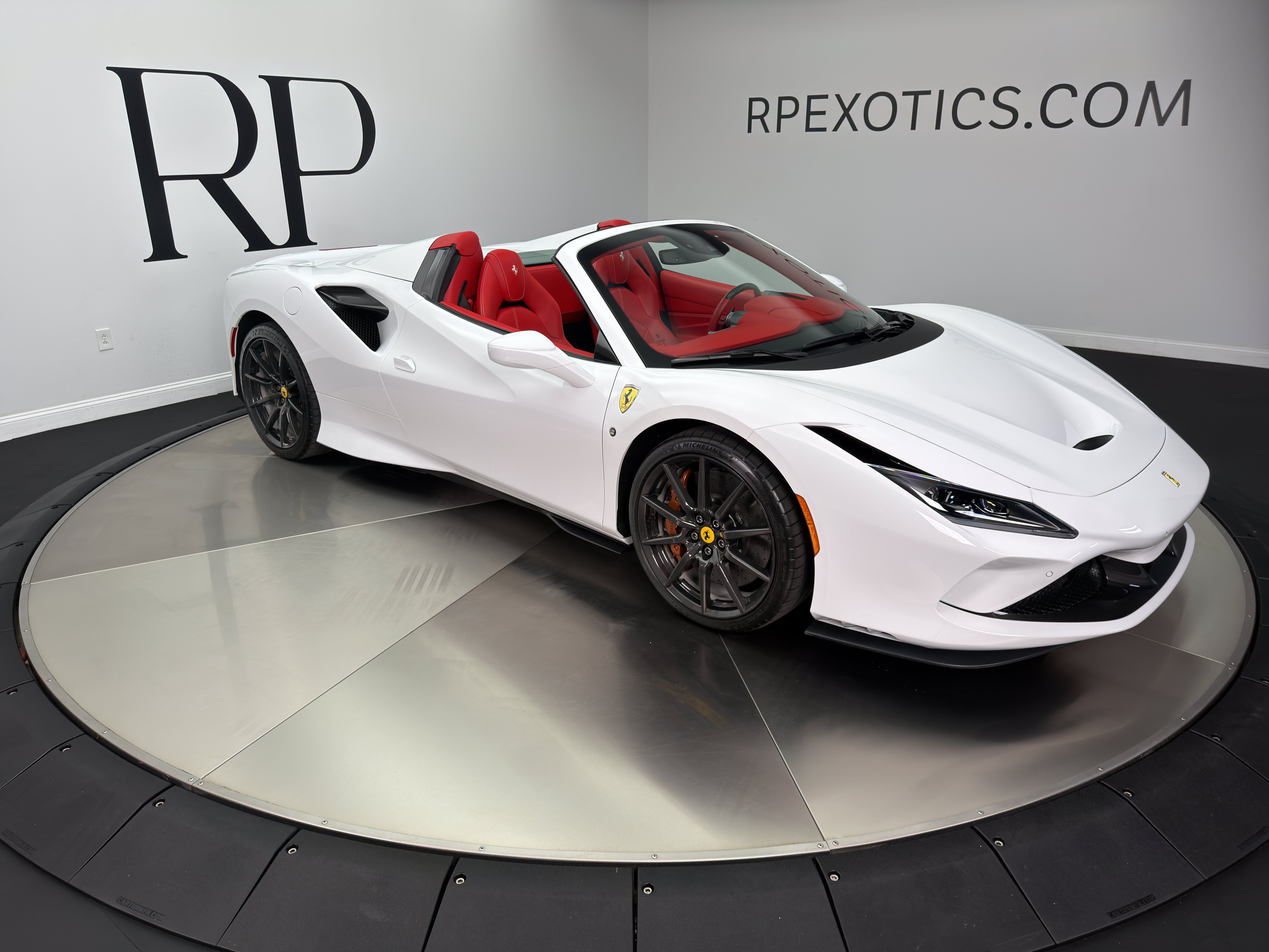 Used 2023 Ferrari F8 Tributo RWD image 11