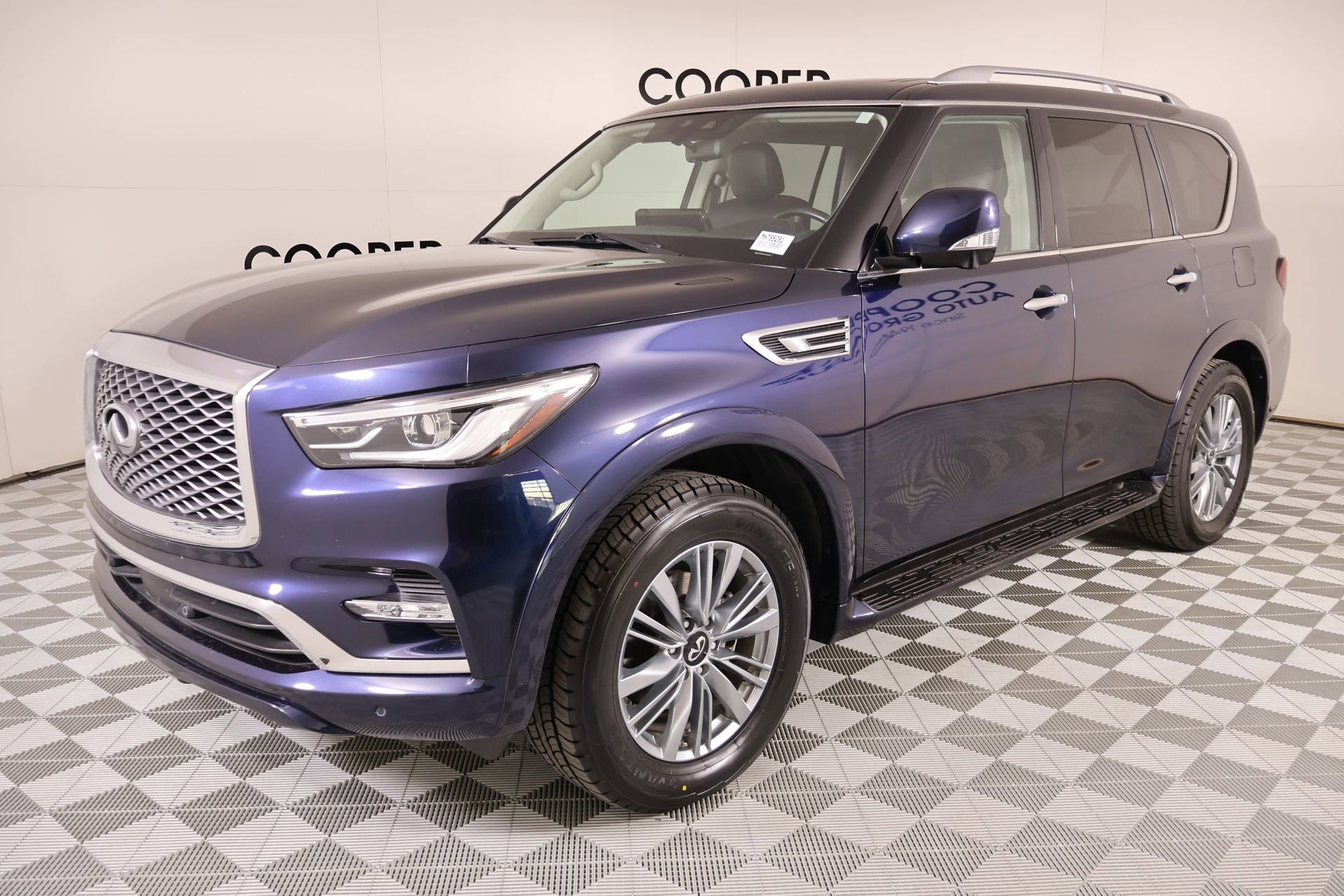 Used 2024 INFINITI QX80 Luxe image 11