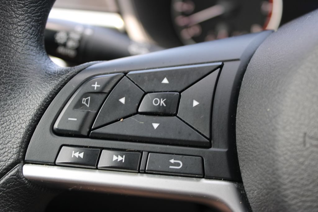 Used 2024 Nissan Altima 2.5 SV FWD image 35