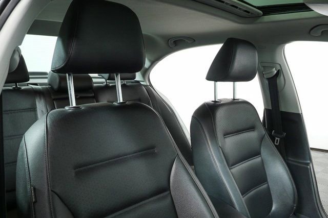 Used 2016 Volkswagen Jetta SEL image 21