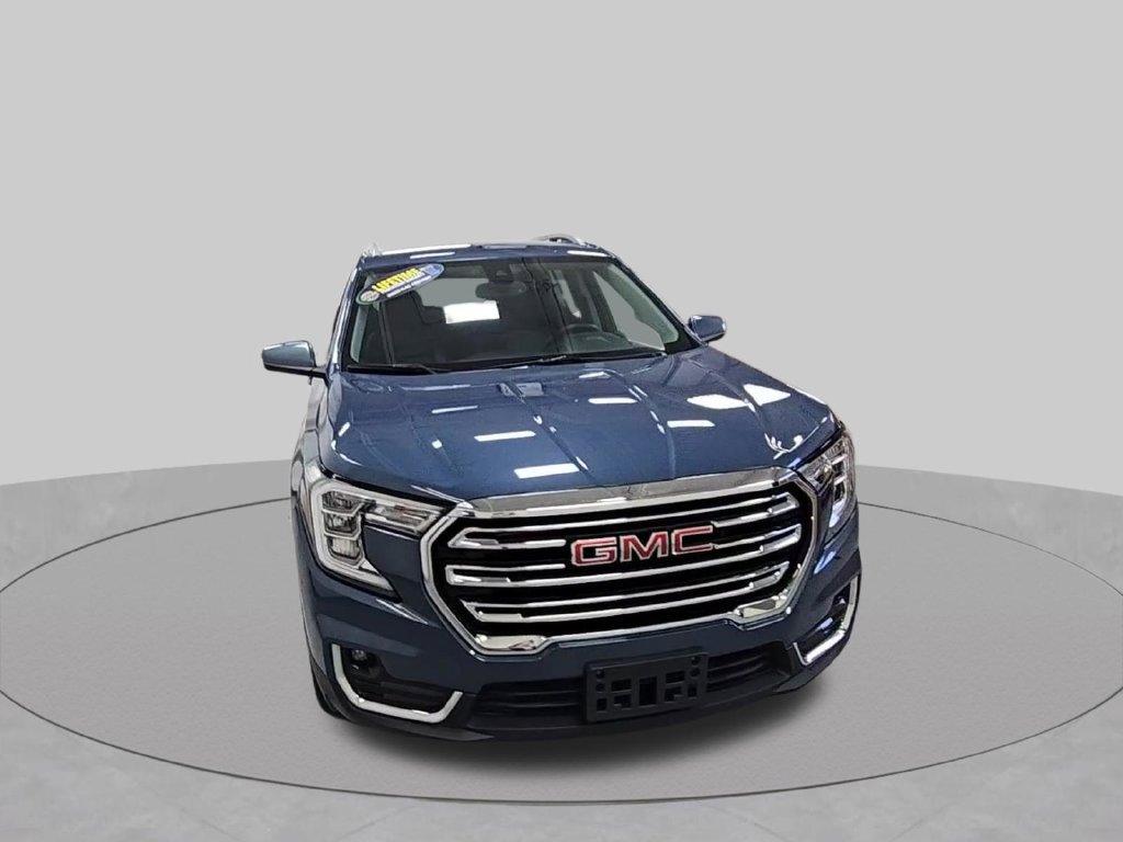 Certified 2024 GMC Terrain SLT AWD/4WD image 3