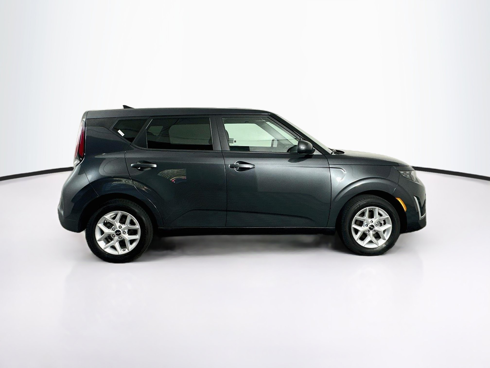 Used 2025 Kia Soul LX w/ LX Technology Package FWD image 10
