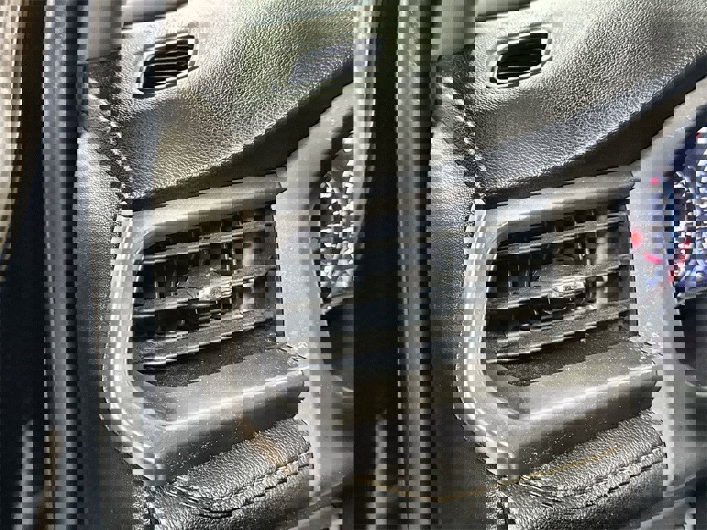 Used 2021 GMC Acadia AT4 w/ Technology Package image 15