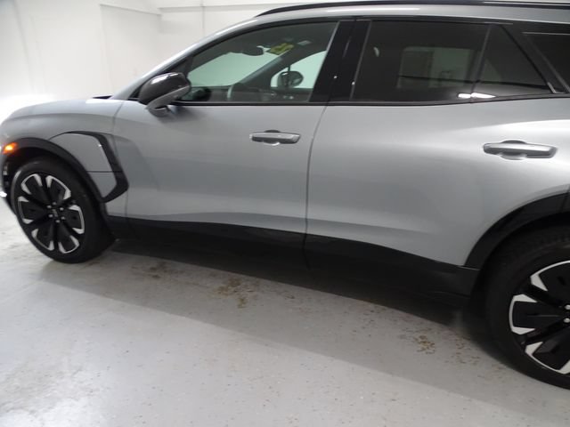 Certified 2025 Chevrolet Blazer EV RS AWD/4WD image 15