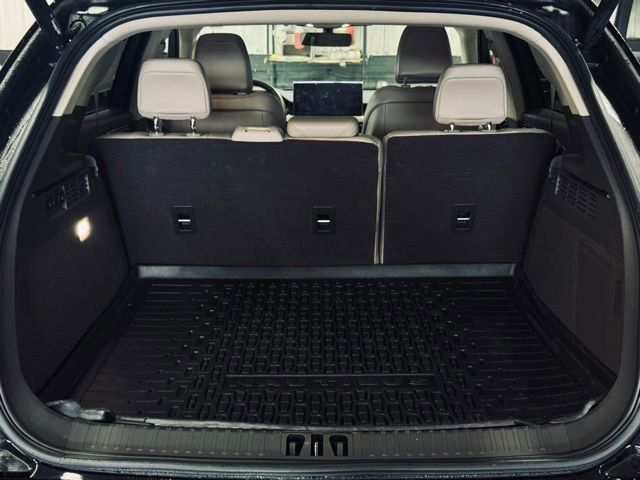 Used 2022 Lincoln Nautilus Reserve w/ Equipment Group 201A image 12