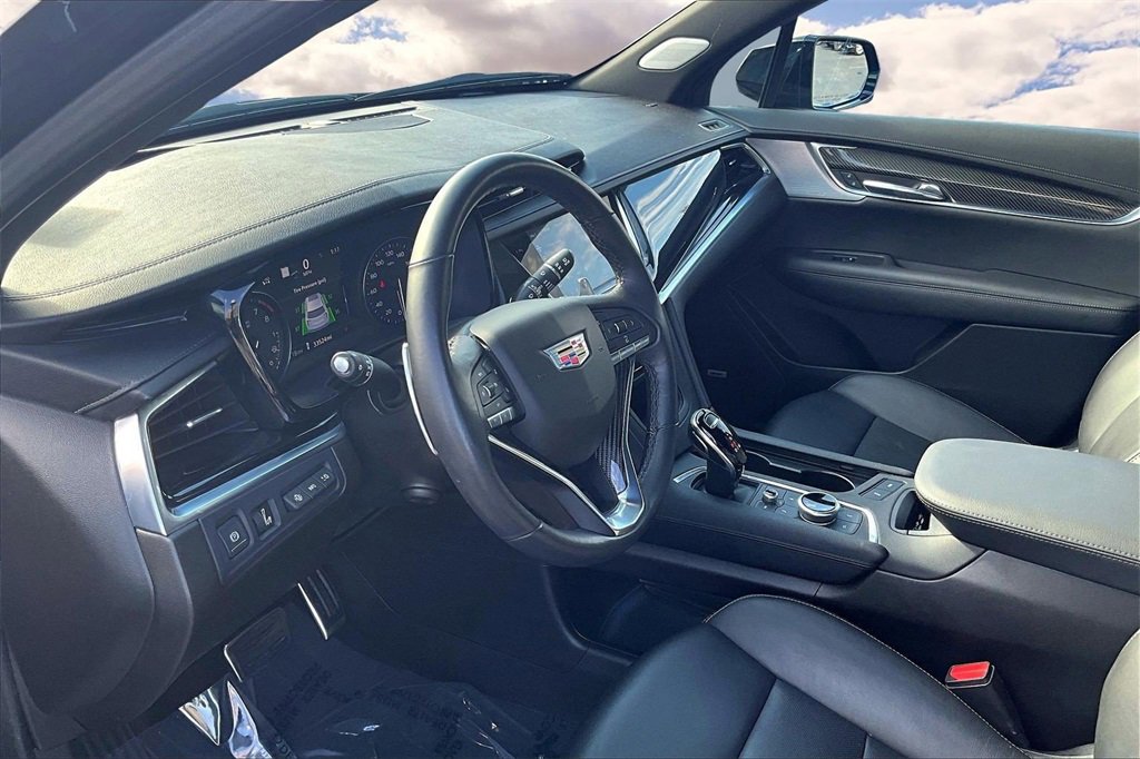 Certified 2022 Cadillac XT6 Sport w/ Technology Package image 16