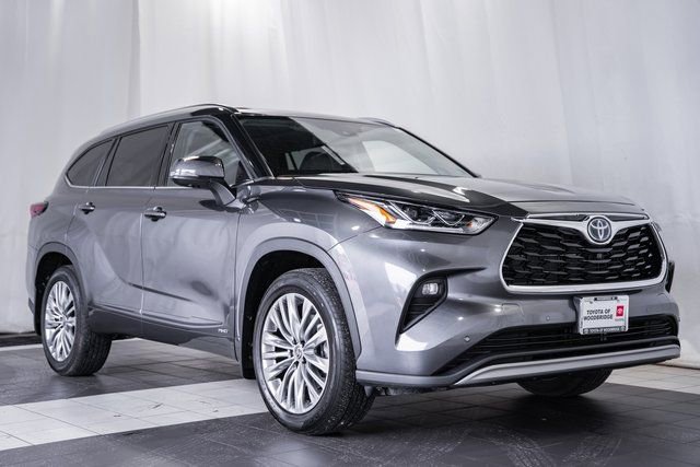 Used 2024 Toyota Highlander Platinum