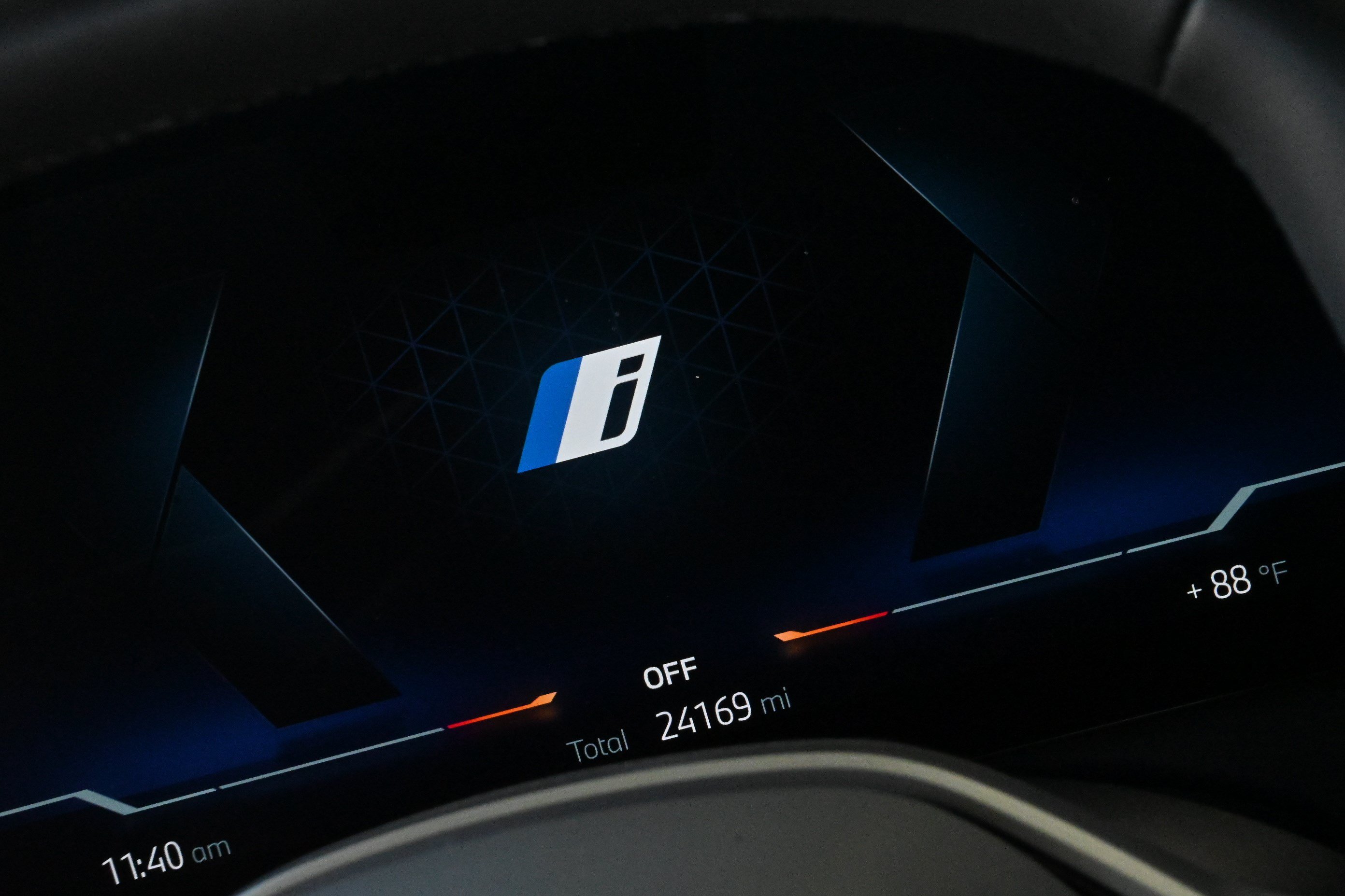 Used 2025 BMW i5 eDrive40i w/ Executive Package RWD image 34