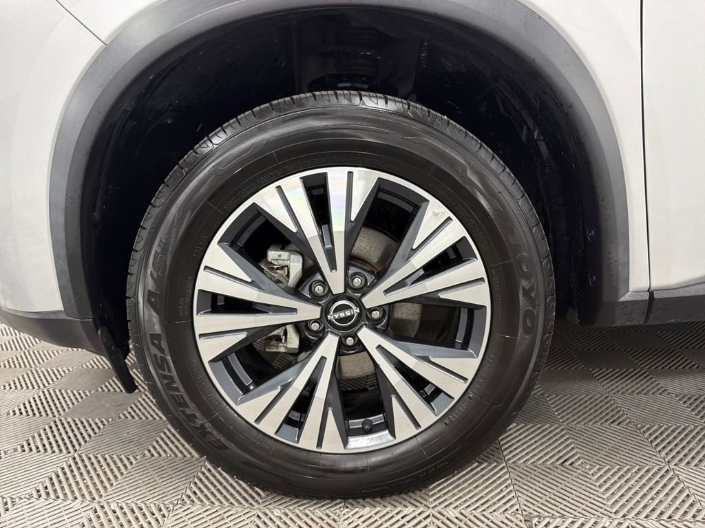 Used 2022 Nissan Rogue SV image 13