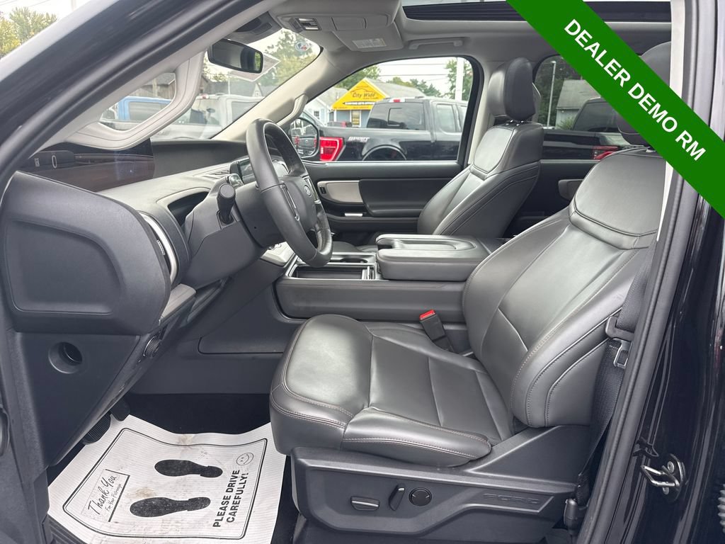 Used 2025 Ford Expedition Max Active AWD/4WD image 24