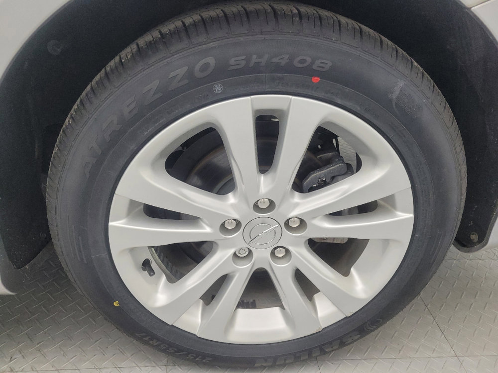 Used 2017 Chrysler 200 Limited Platinum image 31