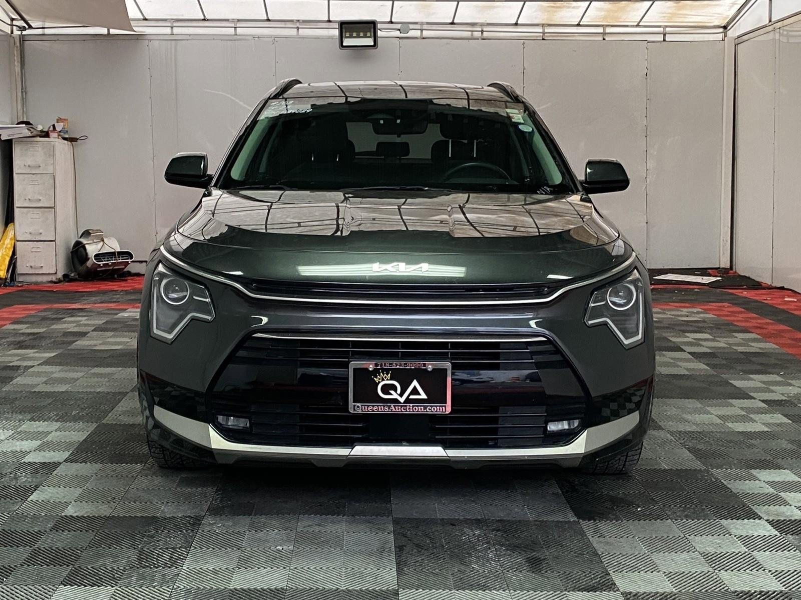 Used 2023 Kia Niro EX Touring FWD image 2