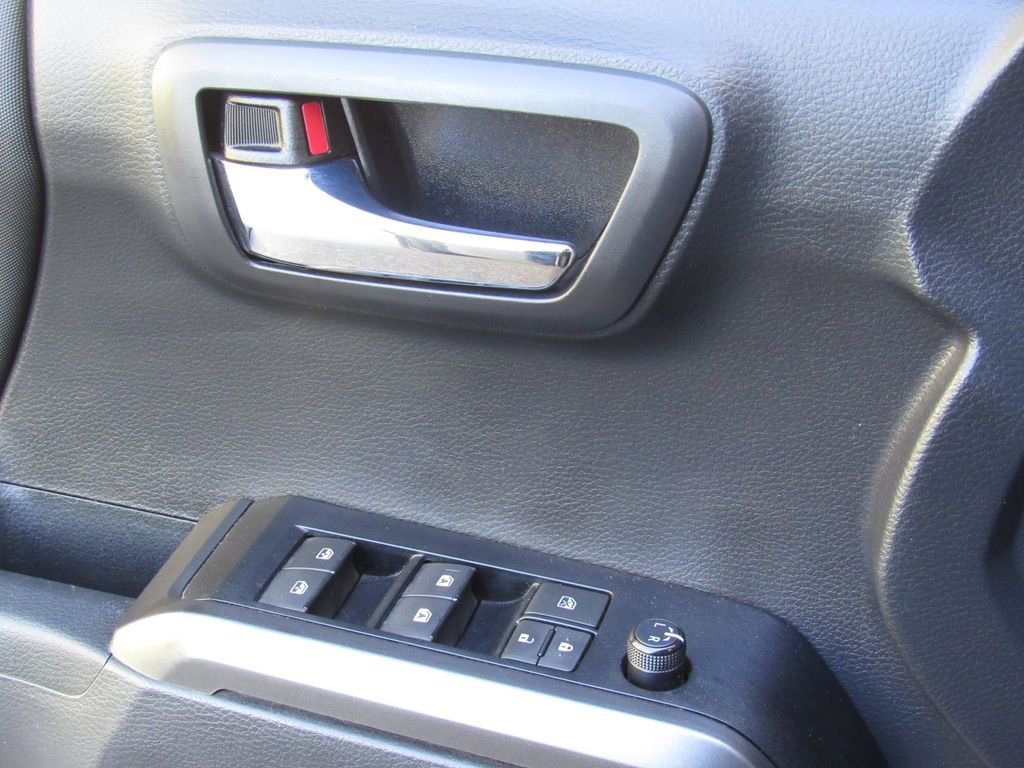 Used 2023 Toyota Tacoma TRD Off-Road AWD/4WD image 34