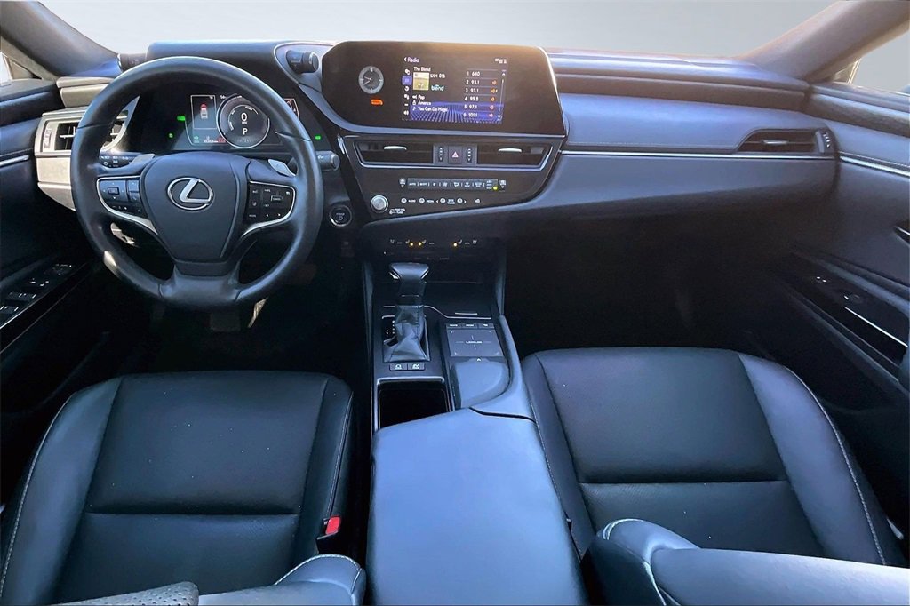 Used 2022 Lexus ES 300h w/ Premium Package image 17