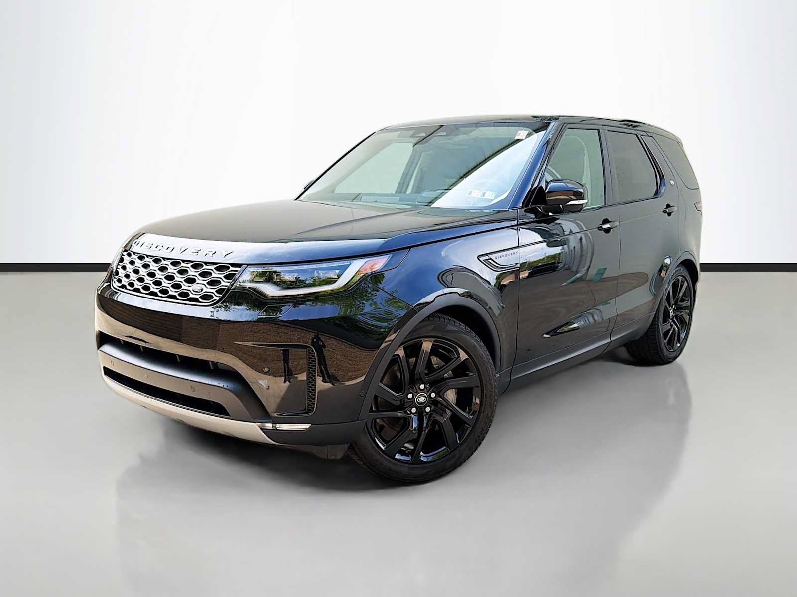 Certified 2025 Land Rover Discovery S AWD/4WD image 1
