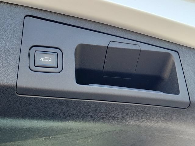 Certified 2023 Cadillac XT4 Sport FWD image 12