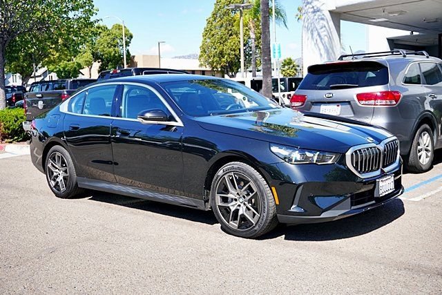 Used 2026 BMW 530i w/ Premium Package RWD image 6