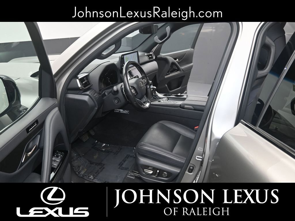 Used 2023 Lexus LX 600 4WD w/ Appearance Package image 13