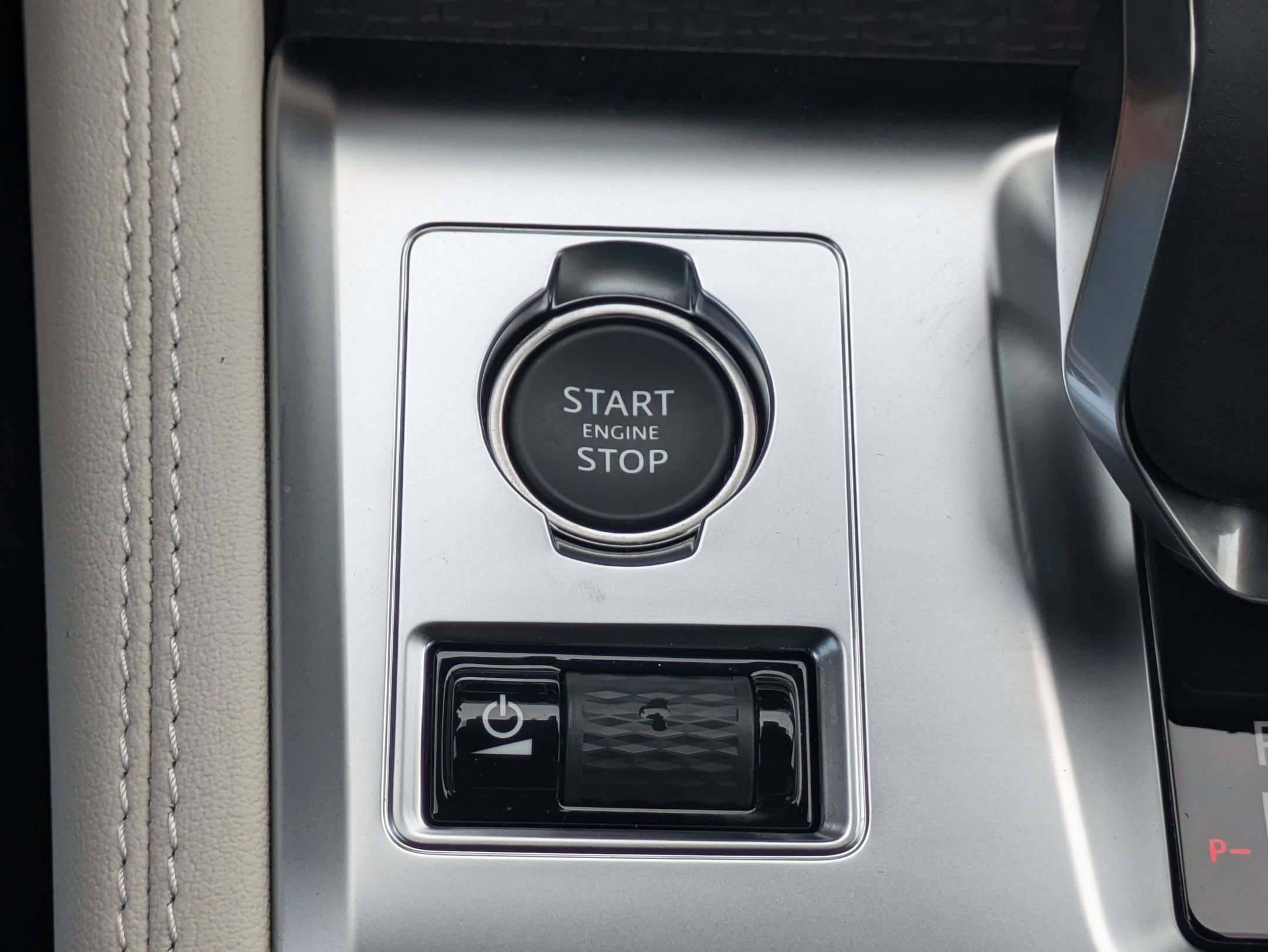 Used 2026 Jaguar F-PACE R-Dynamic S image 17