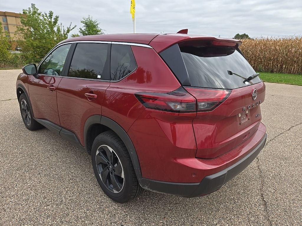 Used 2024 Nissan Rogue SV image 9
