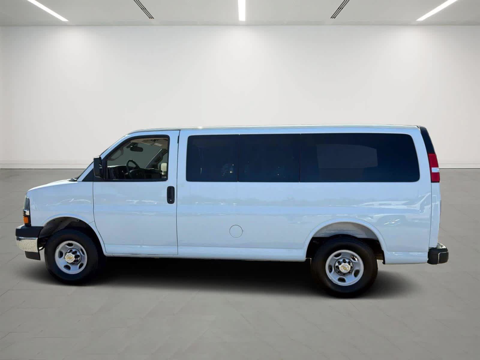 Used 2025 Chevrolet Express 2500 LT RWD image 2