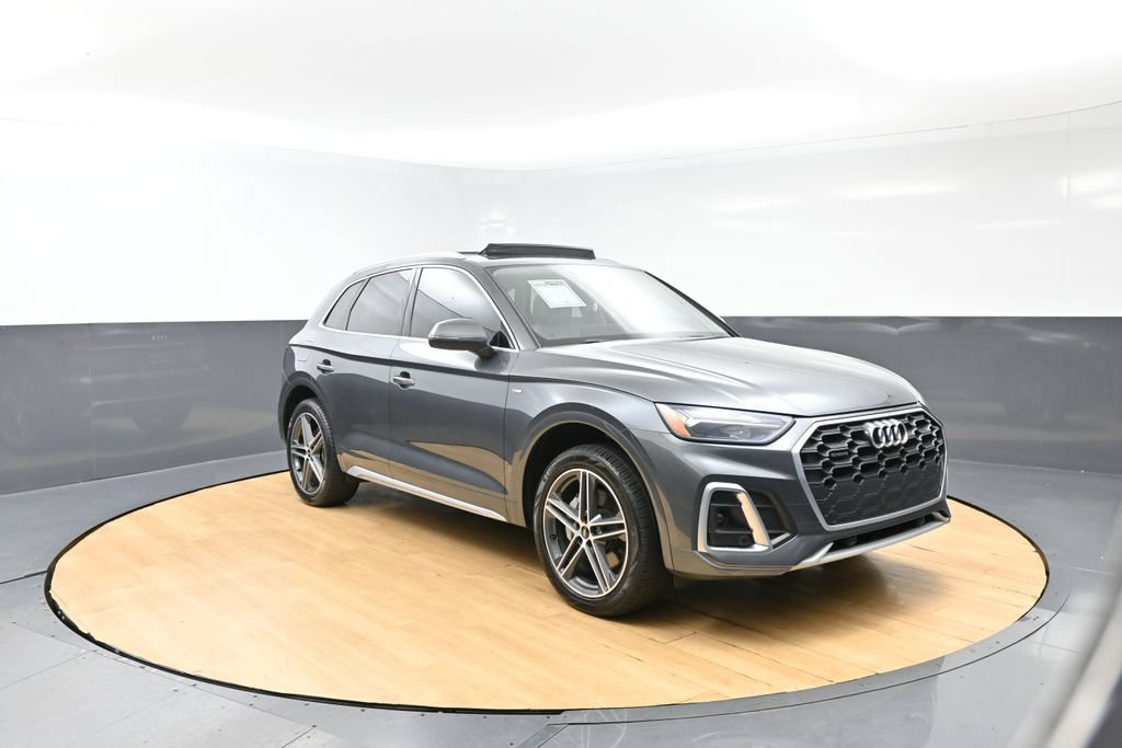 Used 2022 Audi Q5 e Premium w/ Convenience Package AWD/4WD image 40