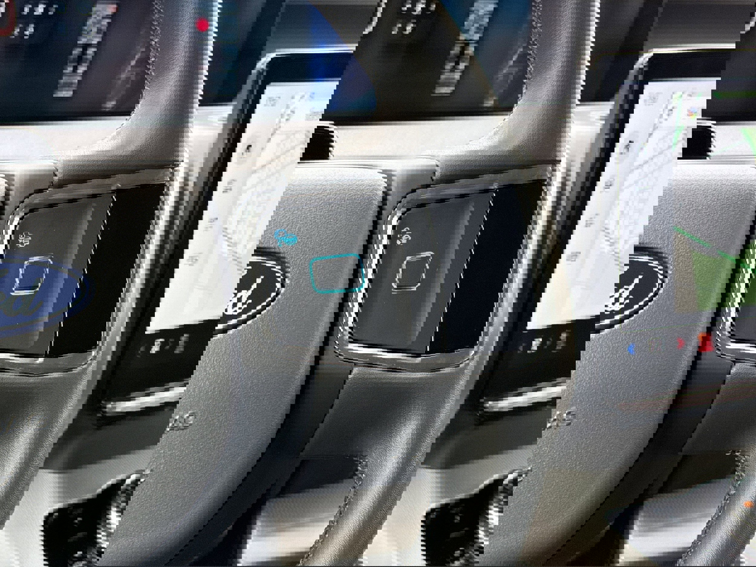 Used 2025 Ford Expedition Active image 18