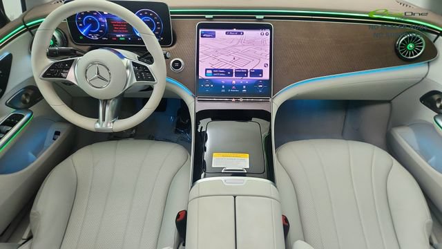 Used 2025 Mercedes-Benz EQE 350+ Sedan w/ Driver Assistance Package image 22