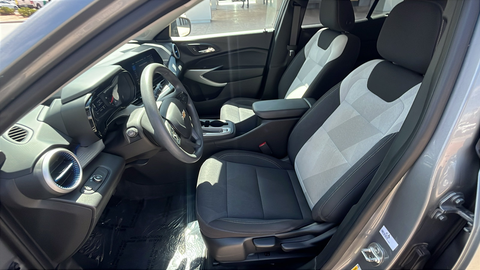 Used 2024 Chevrolet Trax LS w/ Driver Confidence Package FWD image 10