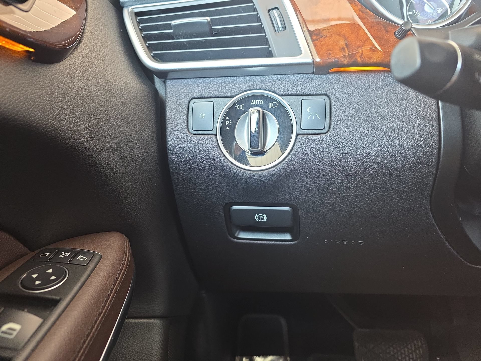 Used 2015 Mercedes-Benz GL 550 4MATIC image 21