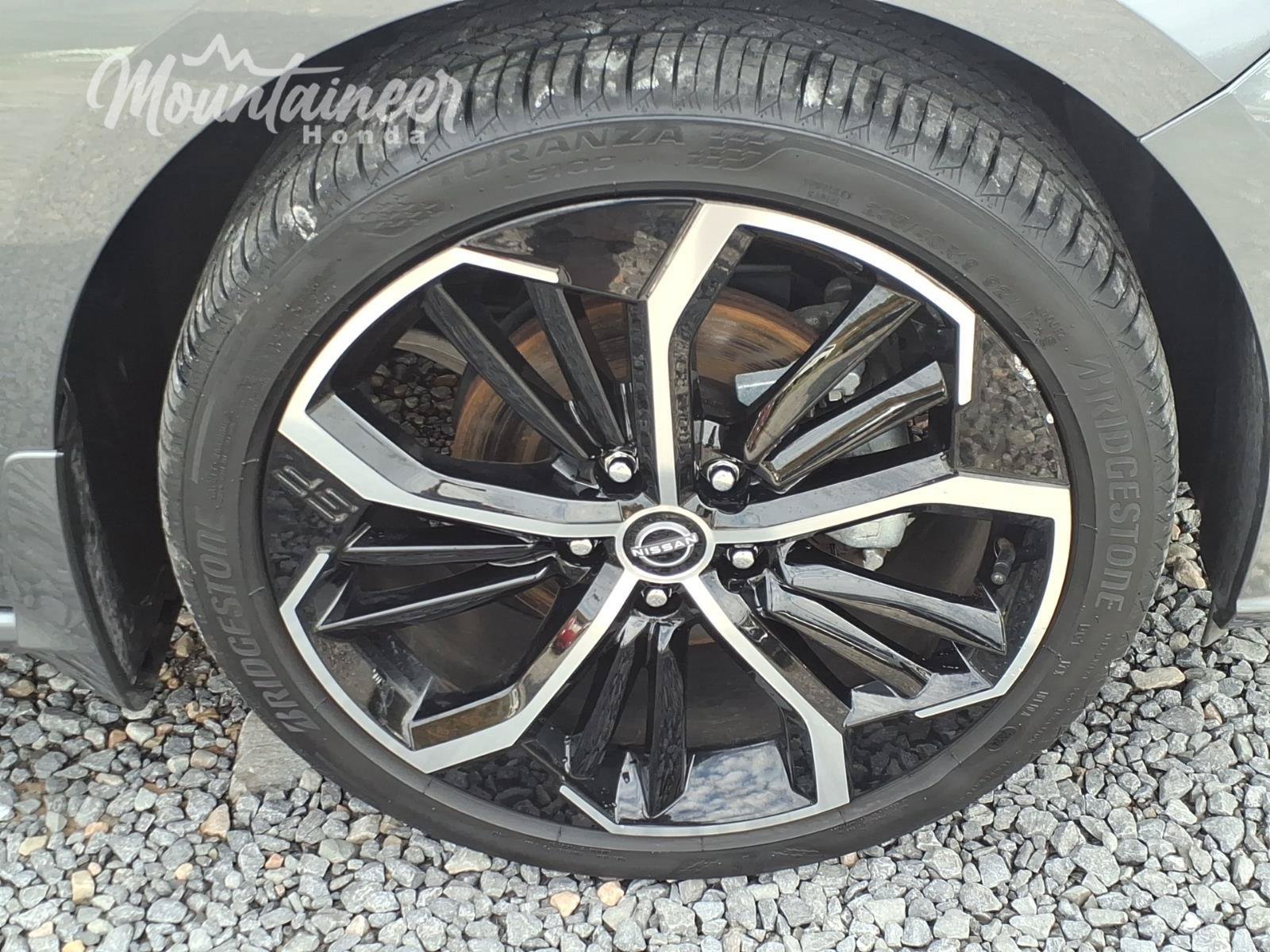 Used 2025 Nissan Altima 2.5 SR w/ SR Premium Package AWD/4WD image 12