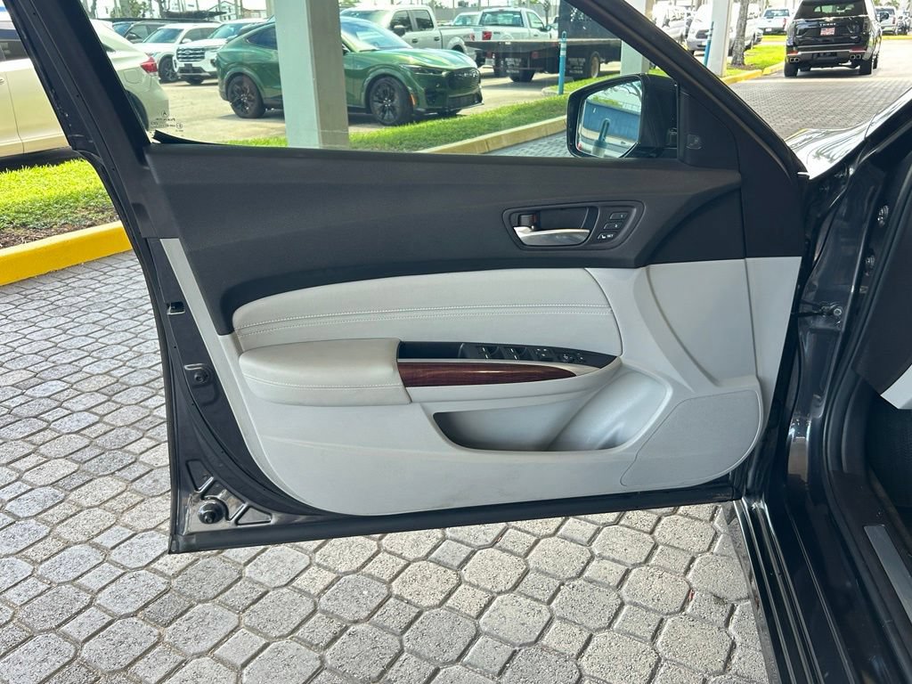 Used 2015 Acura TLX w/ Technology Package FWD image 34