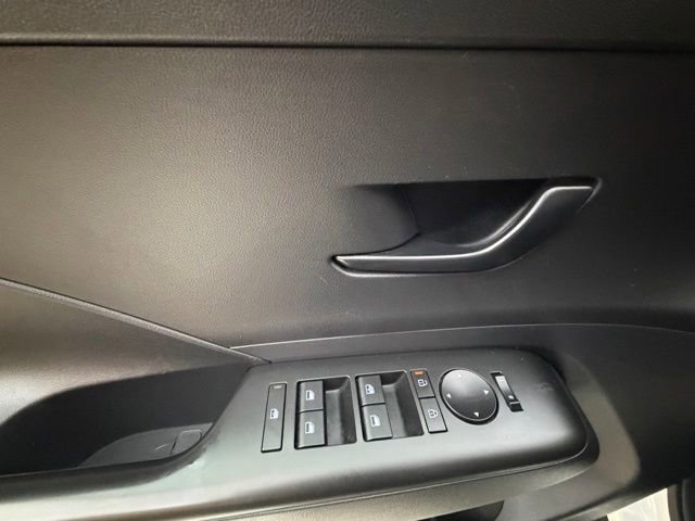 Certified 2024 Hyundai Kona SE AWD/4WD image 24