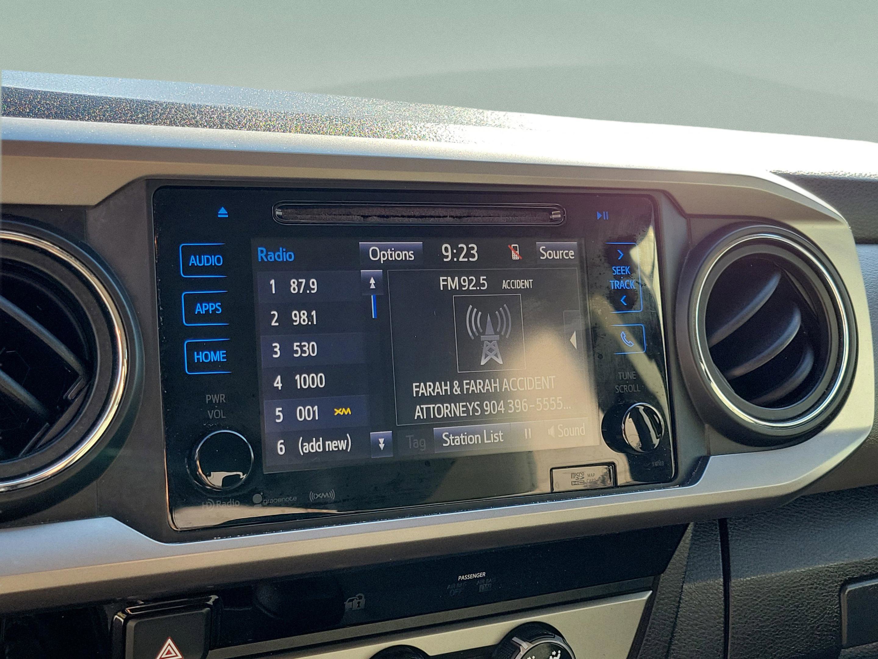 Used 2017 Toyota Tacoma SR5 w/ Tow Package RWD image 27