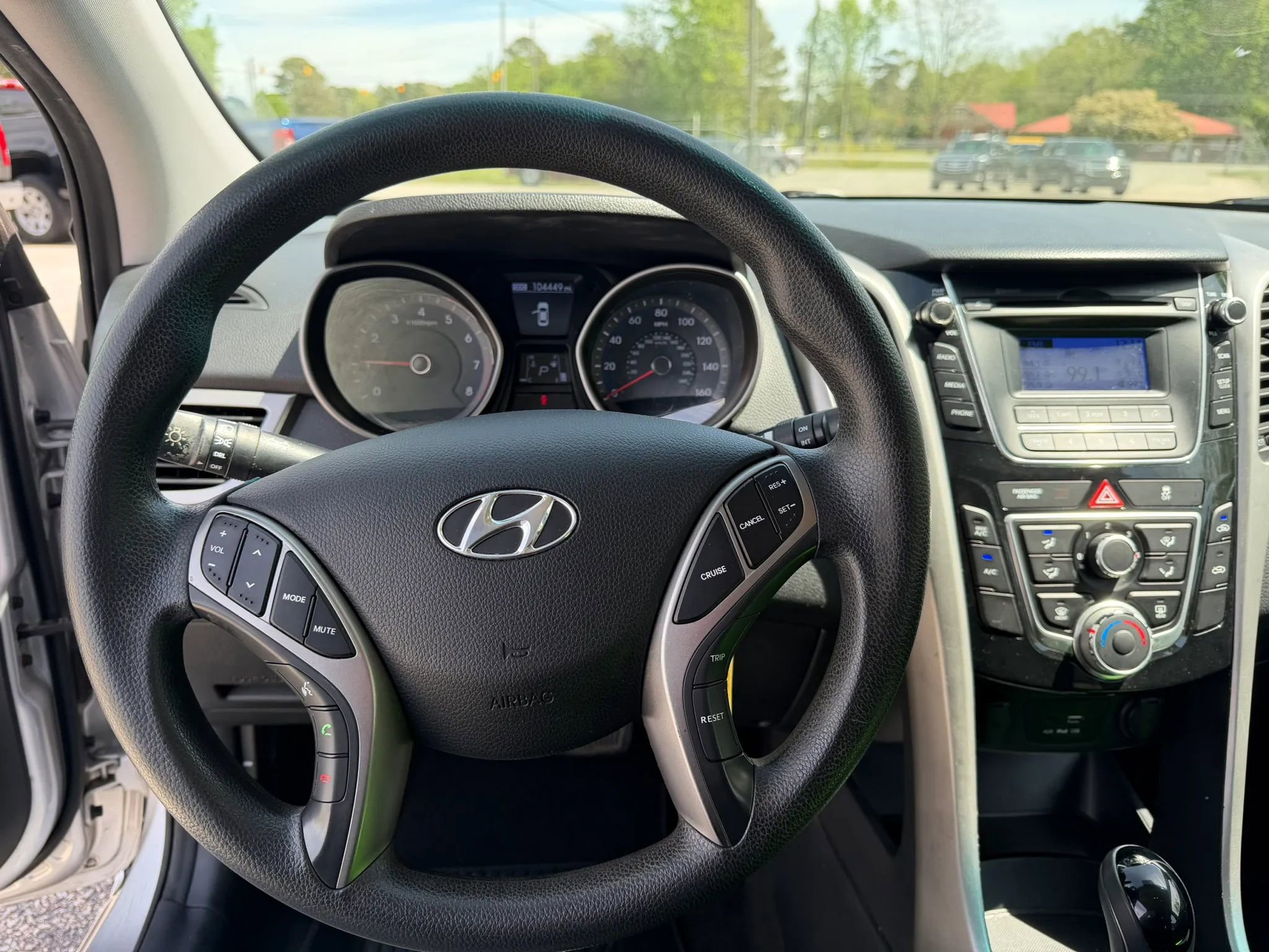 Used 2017 Hyundai Elantra GT image 15