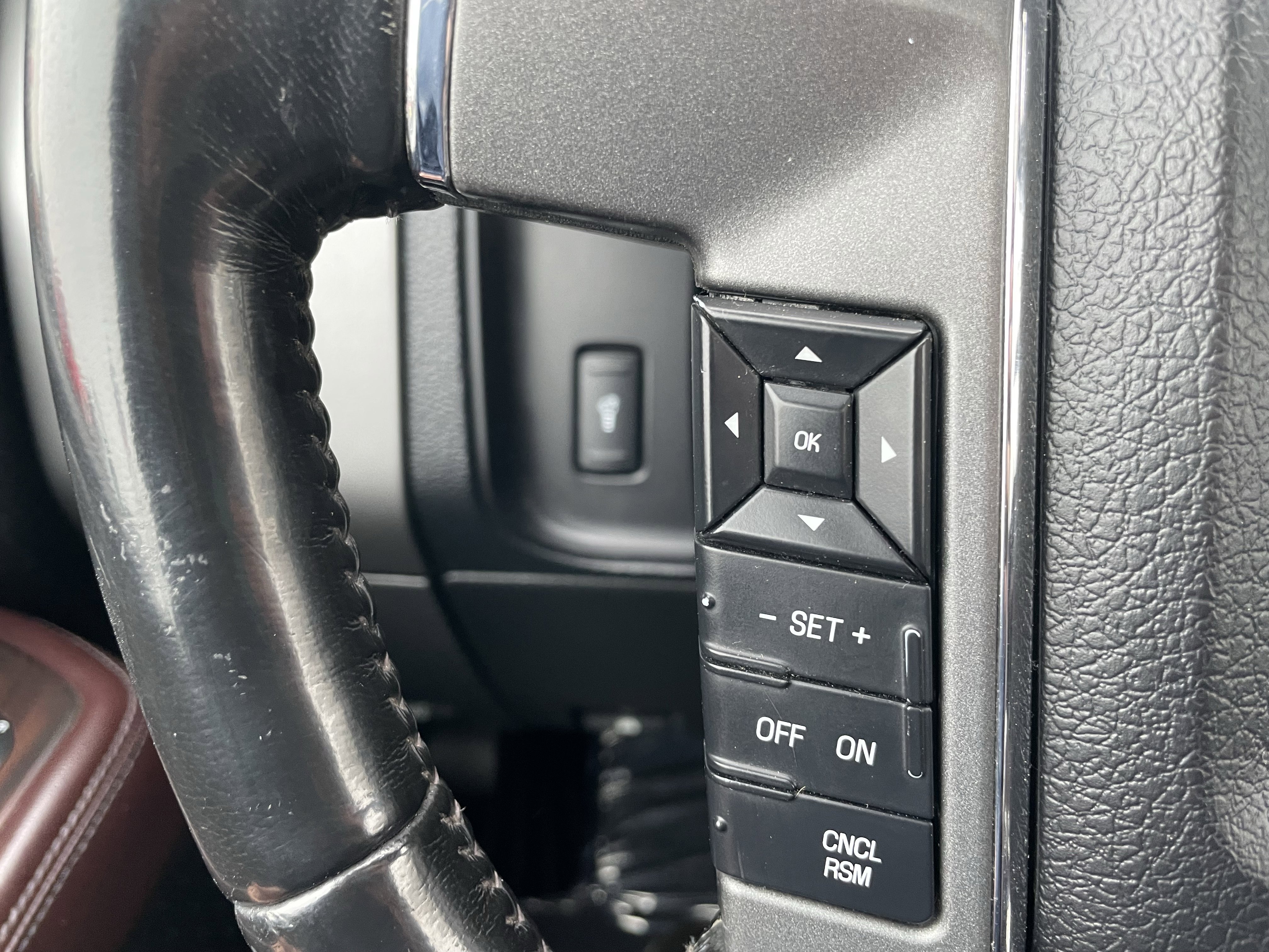 Used 2017 Ford Expedition Platinum image 16